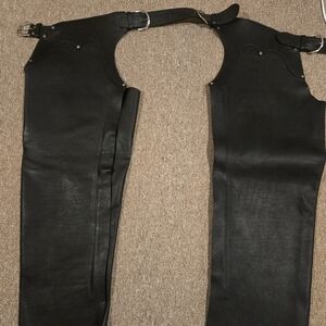 Vintage EUC Harley Davidson leather chaps. Fitting a men's size L